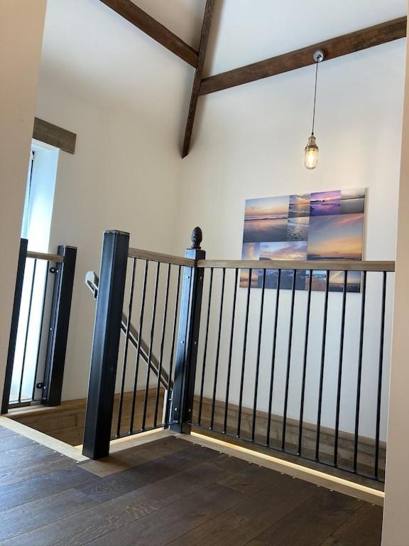 Swallows Nest Apartment *